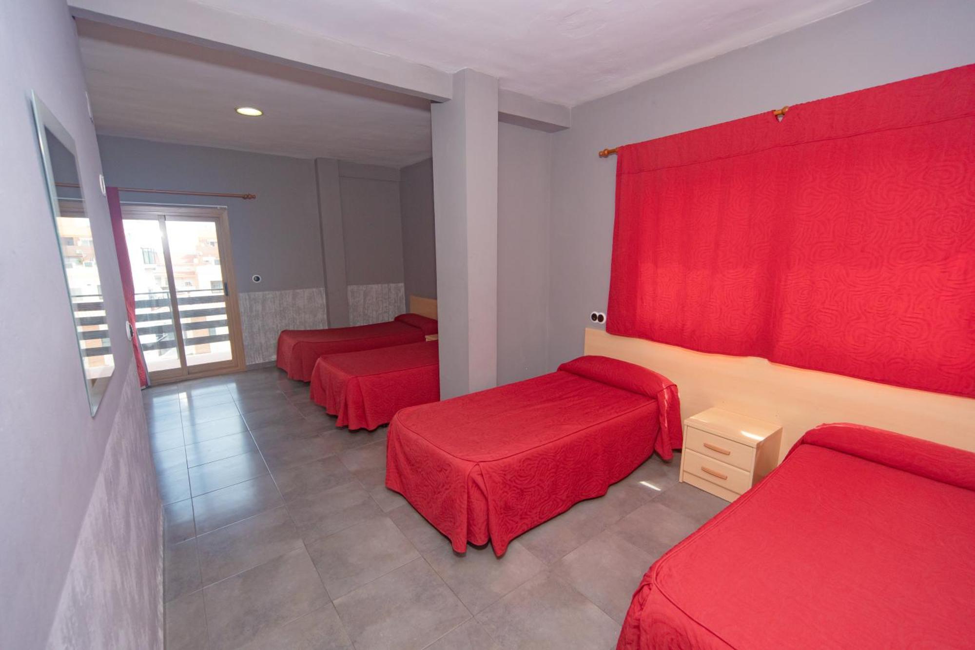 Hostal Virginia Favareta Luaran gambar
