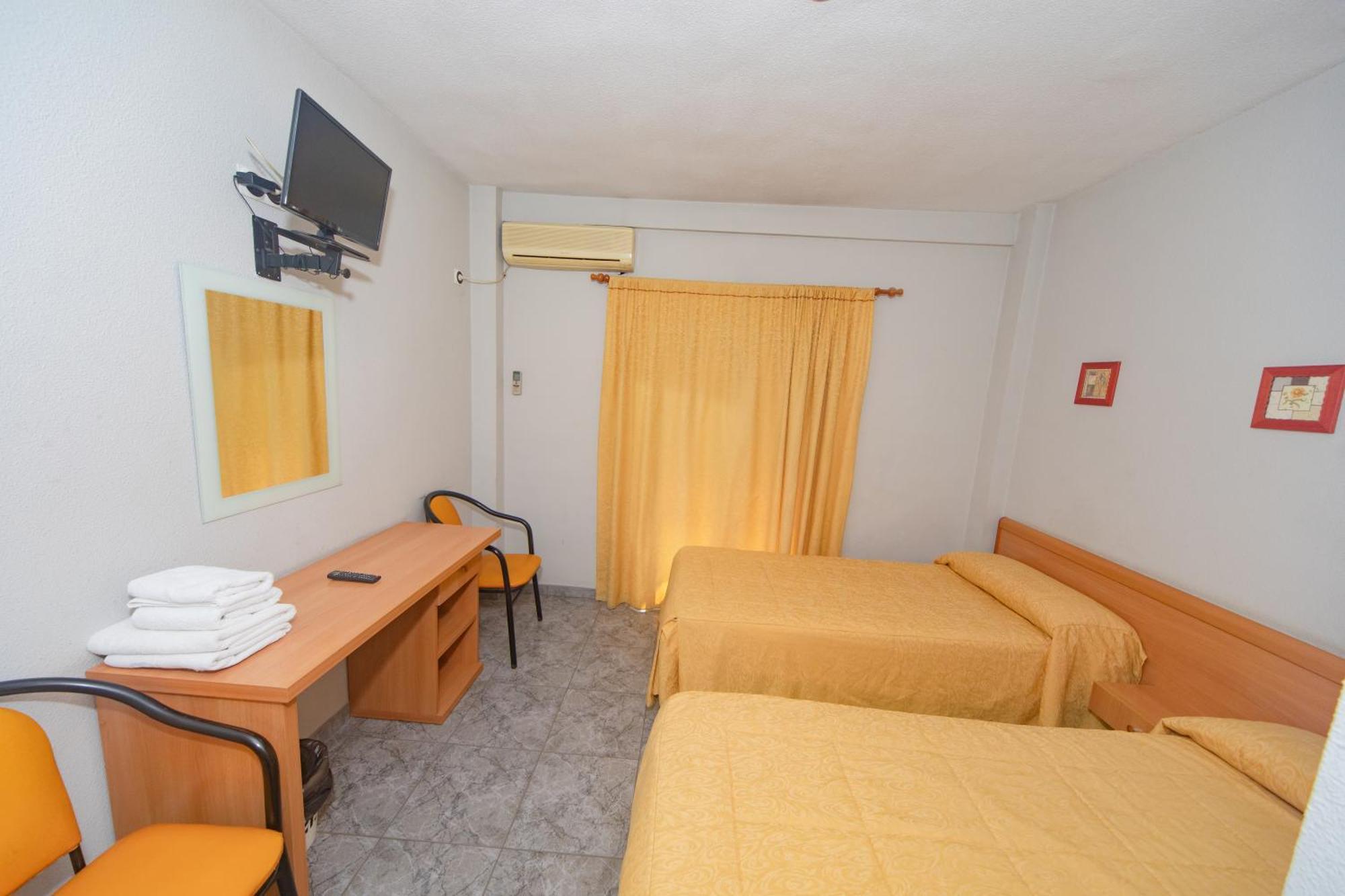 Hostal Virginia Favareta Luaran gambar