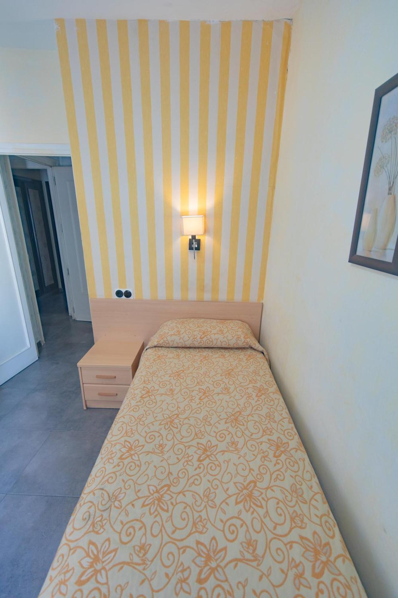 Hostal Virginia Favareta Luaran gambar