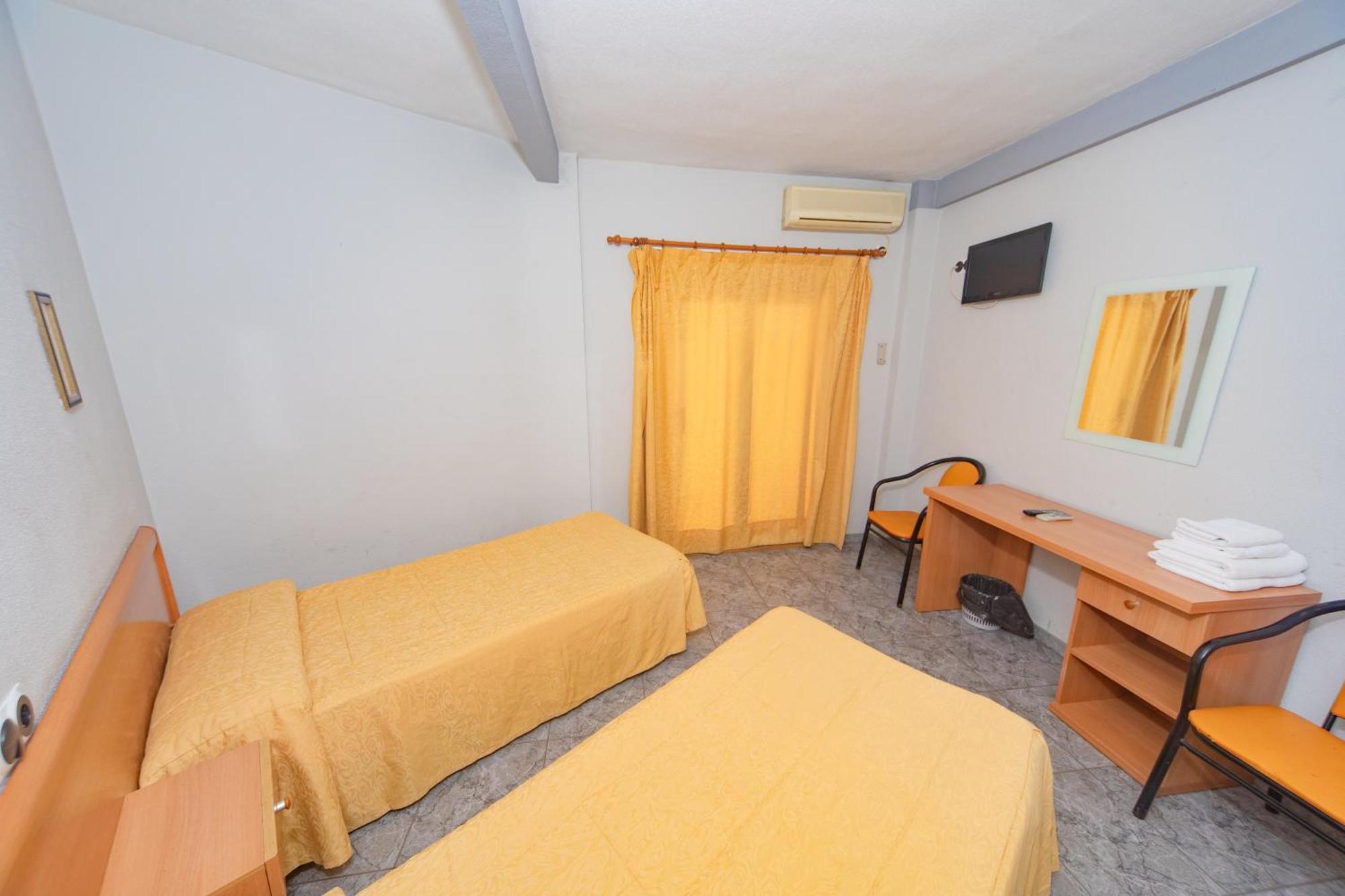 Hostal Virginia Favareta Luaran gambar