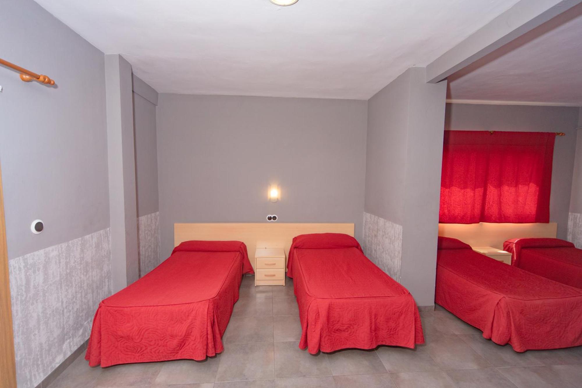 Hostal Virginia Favareta Luaran gambar